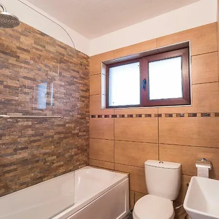 Luxury New Two Bedroom Apartment